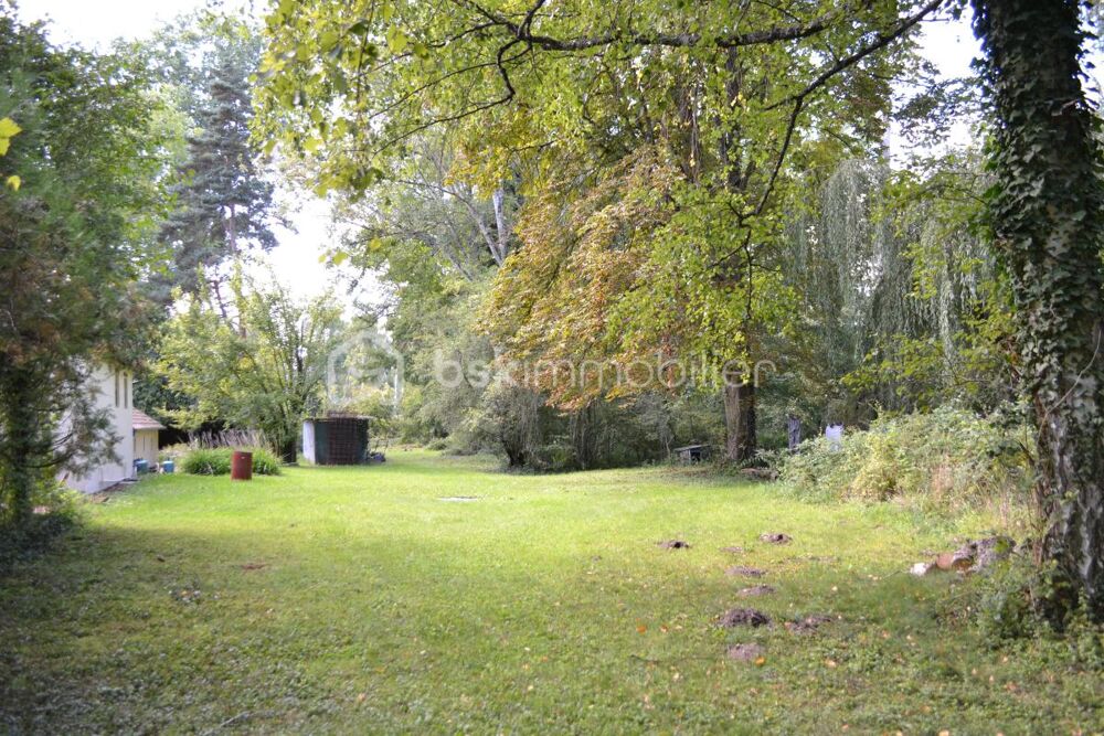 A VENDRE -LONGERE de 121 m² SUR 8000 m² DE TERRAIN ARBORE
