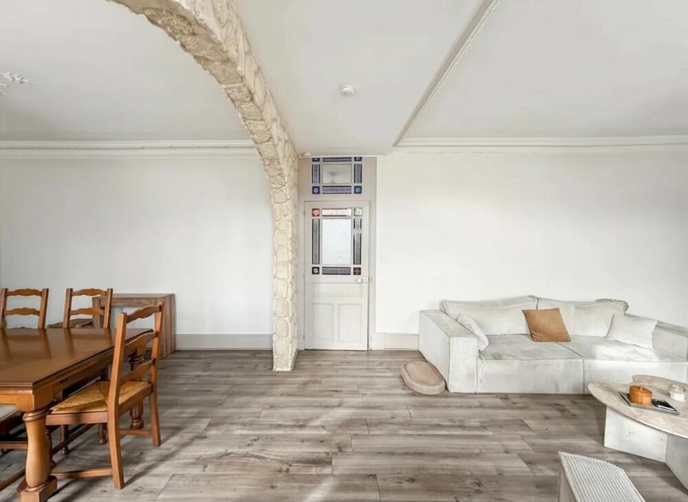 Maison de Maître 5 pièces 134 m² à Tronget avec Pré et Étables