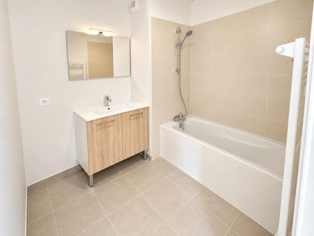 Location Appartement Appartement T3 avec parking et balcon à Moirans Moirans