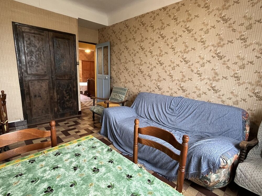 Appartement à vendre 5 pièces avec grand grenier à BAGNOLS EN FORET (83)
