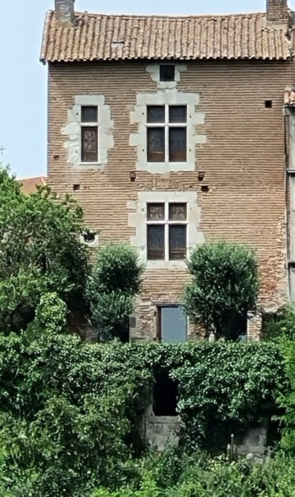 Ensemble de charme au coeur de Clairac , 1h de Bordeaux, 3h de Paris