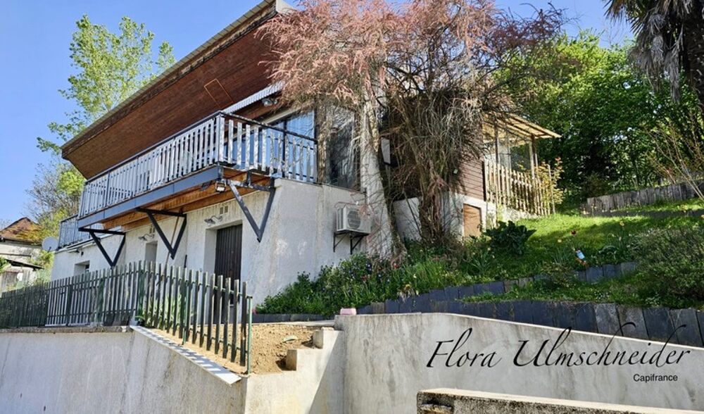 Maison lumineuse d'env. 137 m² avec vue exceptionnelle à vendre à CHINDRIEUX (73). Dépendances, terrain, proche lac du Bourget.
