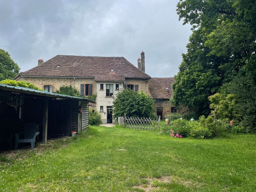 Coup de coeur assuré -Propriété de caractère en pierre-Maison familiale & gîte de 280m2 sur un terrain d'environ 2,8 ha proche d