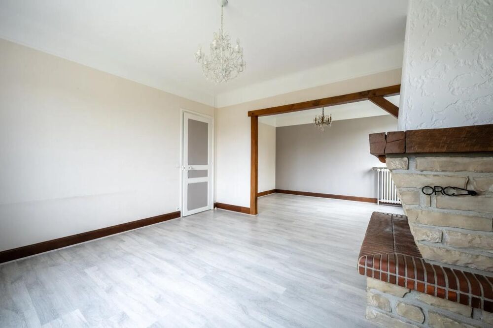 Maison familiale 5 pièces avec jardin à La Couture-Boussey