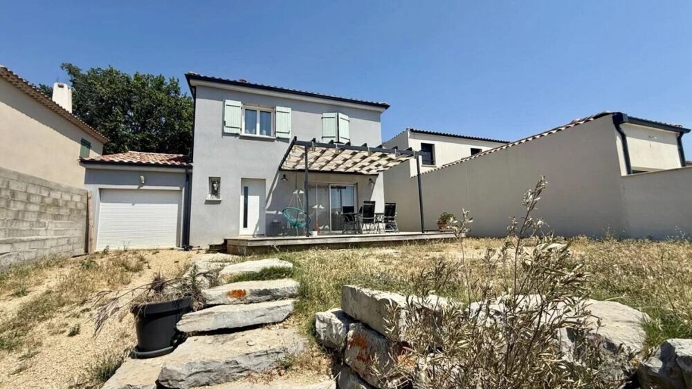 Villa récente avec 4 chambres à Bédarrides