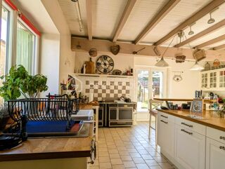  Propri�t�/ch�teau � vendre 10 pi�ces 299 m�