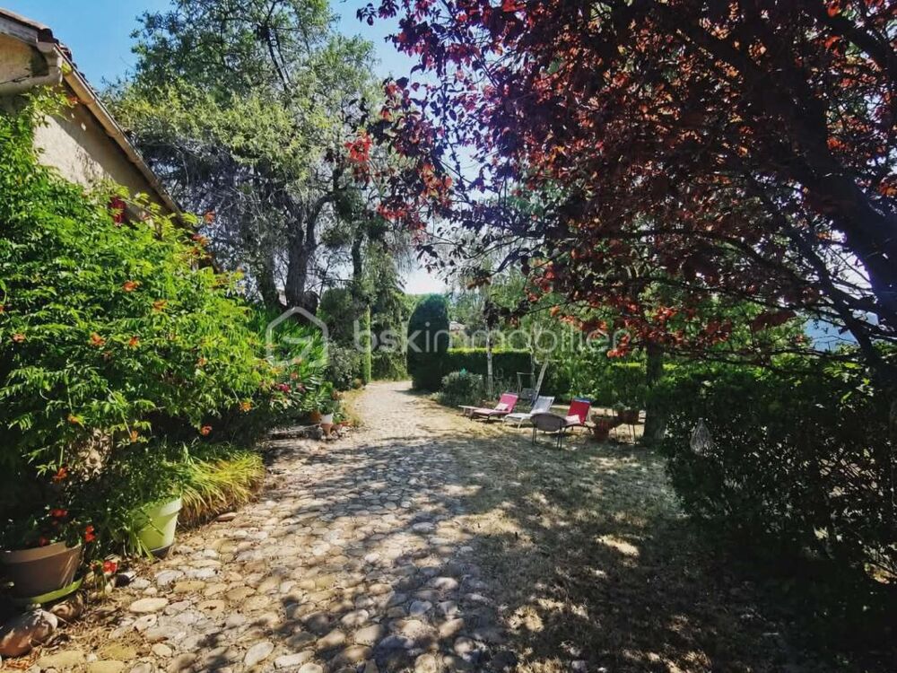 à vendre  Propriété/château Thoard (04380)