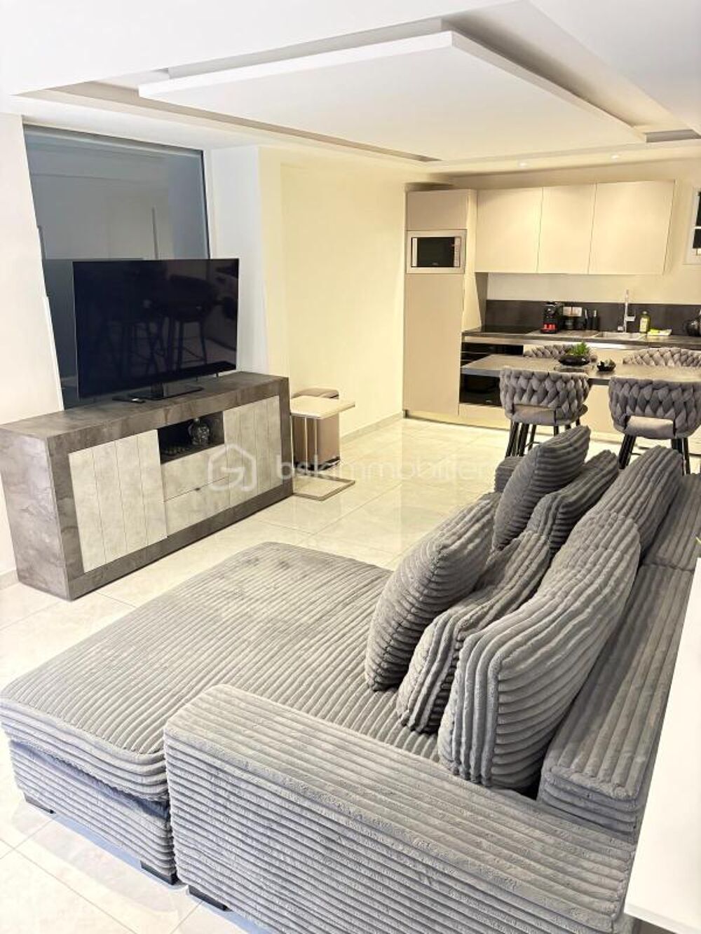 APPARTEMENT DEXCEPTION À CAGNES-SUR-MER 69m2 +19m2 ( Piscine intérieur )