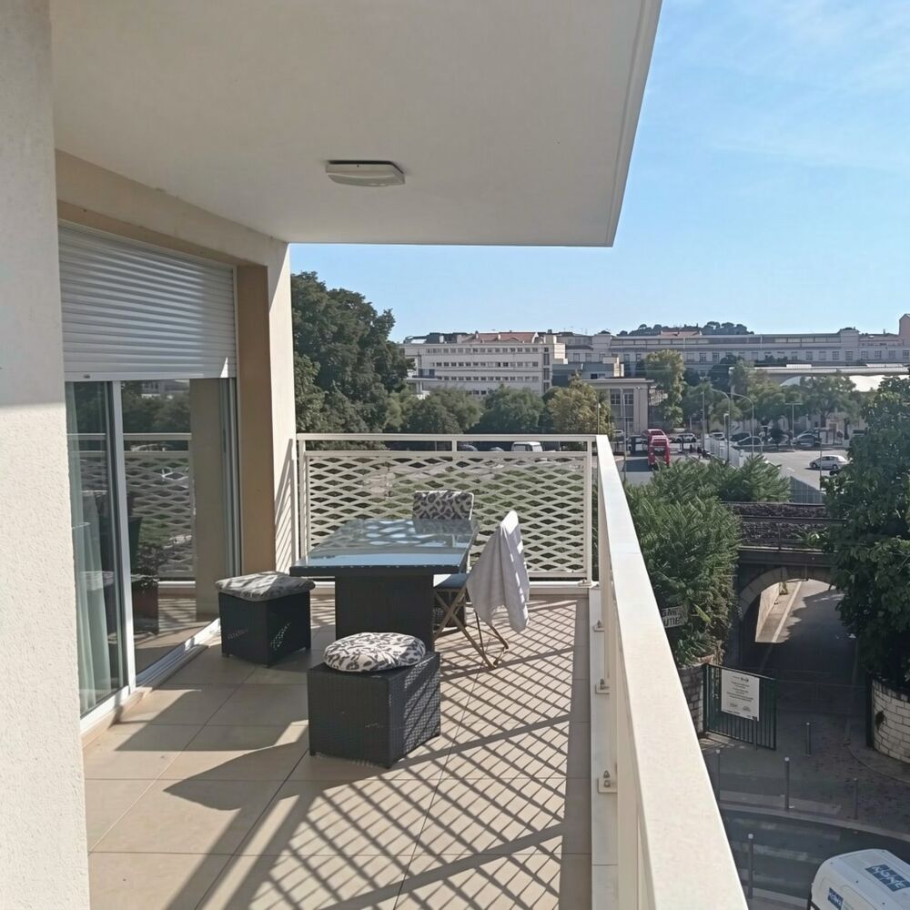 NICE  Vauban  3 PIÈCES AVEC GRANDE TERRASSE ET PARKING