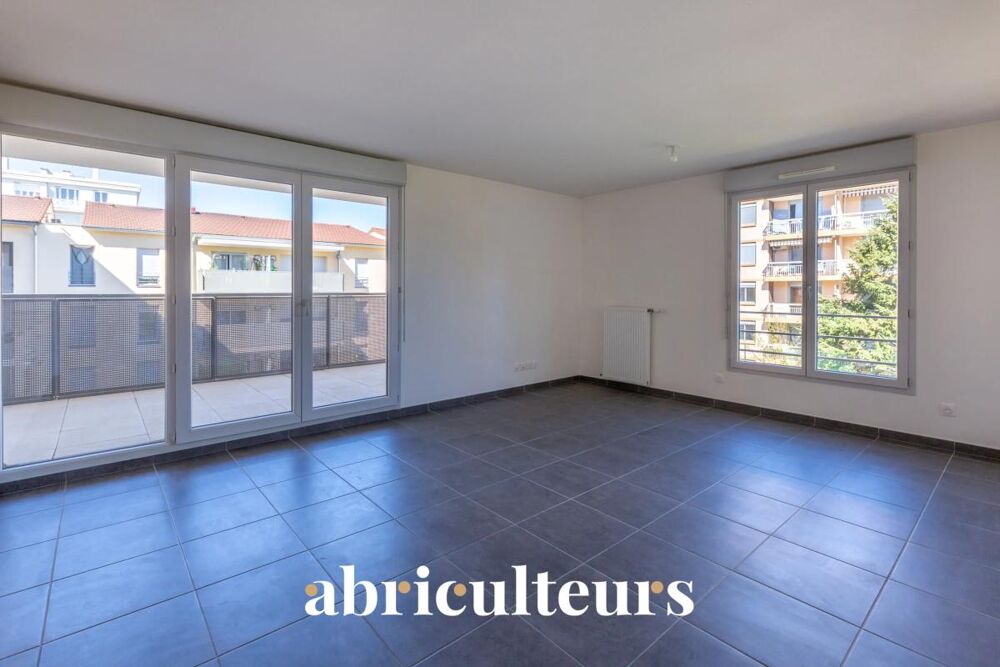 Appartement spacieux avec grand balcon,en vente à Vénissieux Paul Bert (69200)