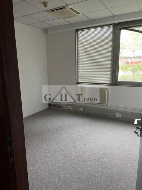 A LOUER 200 M&sup2; DE BUREAUX A LA COURNEUVE 2099 93120 La courneuve