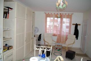  Appartement à louer 1 pièce 25 m²