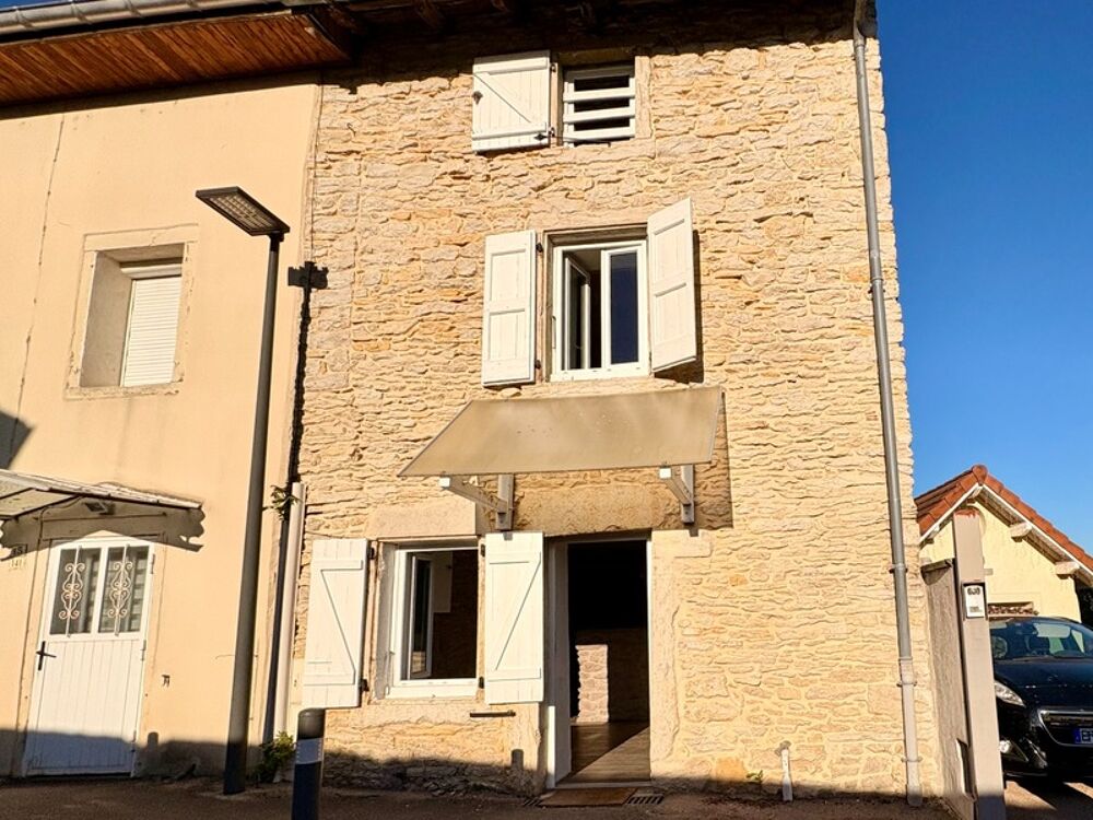 Maison à vendre T3 80m2 proche Bourgoin-Jallieu (38) Un extérieur rare pour cette maison de village pleine de charme