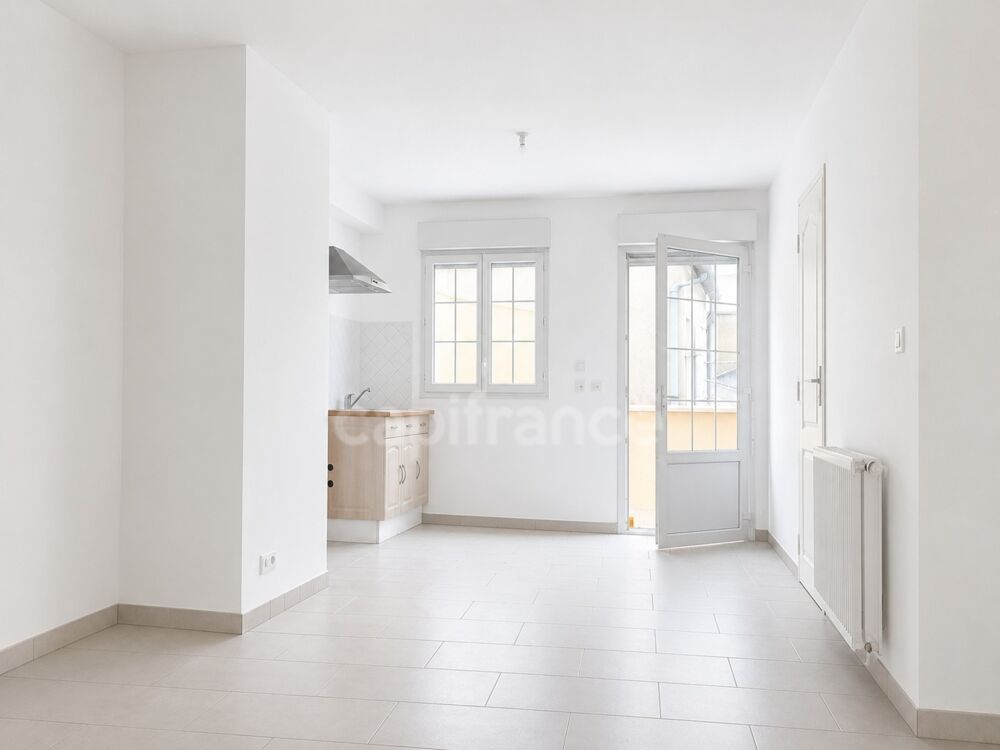 Vente Appartement SITUÉ À 10 MINUTES DU MANS - Appartement 2 pièces de plain-pied rénové avec une place de stationnement Le mans