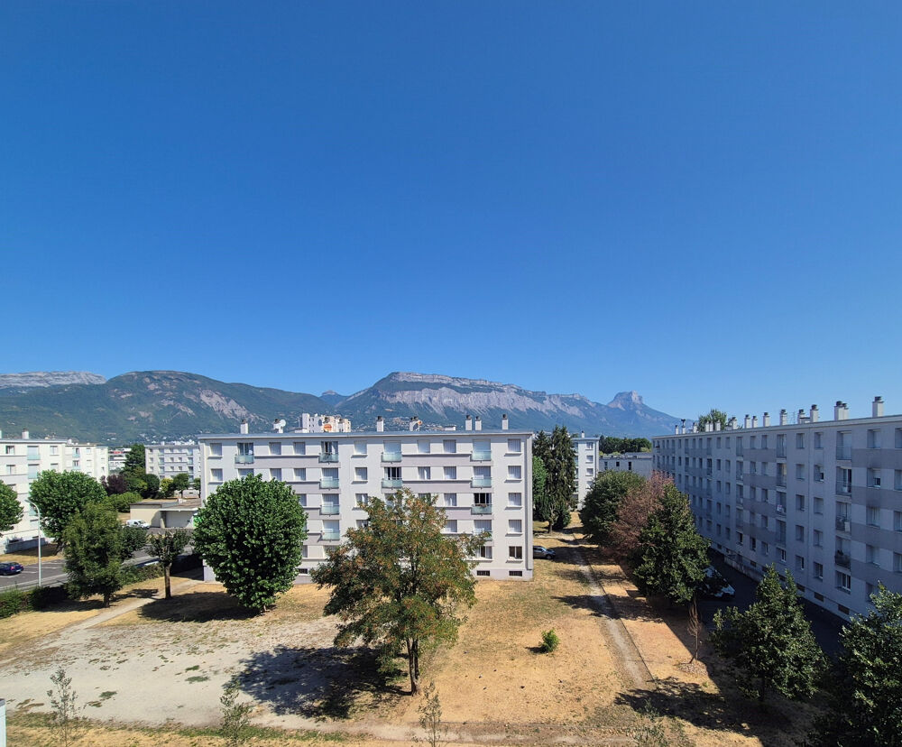 Vente Appartement SAINT MARTIN D'HERES/ VILLAGE T3 Lumineux Avec Balcon Vue Montagnes Dernier étage Saint martin d heres