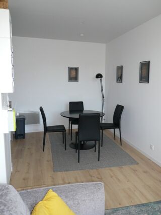  Appartement à louer 2 pièces 45 m²