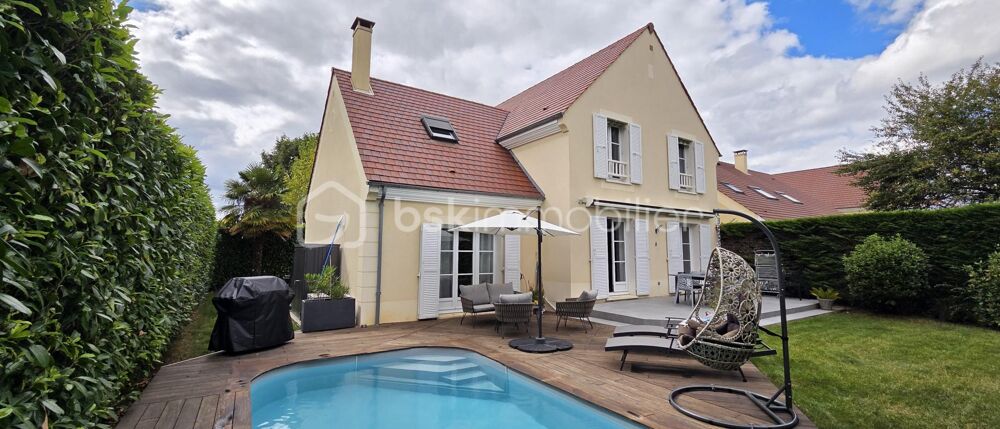Bel espace de vie + piscine chauffée  Maison 7 pièces de 155 m² à Bussy-Saint-Georges