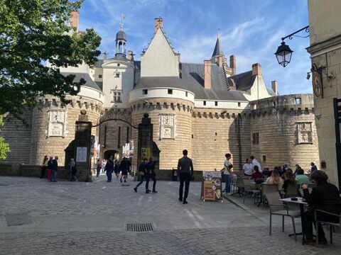   44000 NANTES - BAIL A CEDER 50 m² - PROCHE CHATEAU 