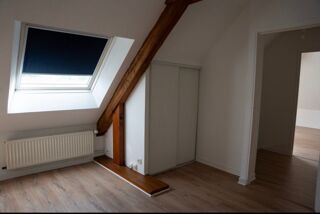 Appartement à louer 5 pièces 102 m²