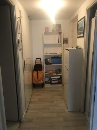  Appartement à louer 1 pièce 27 m²