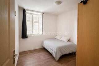  Immeuble à vendre 7 pièces 166 m²