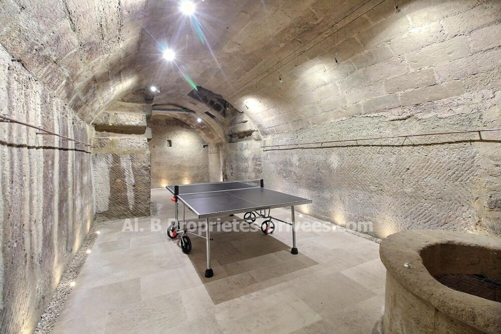  vendre  Htel Particulier Uzs (30700)