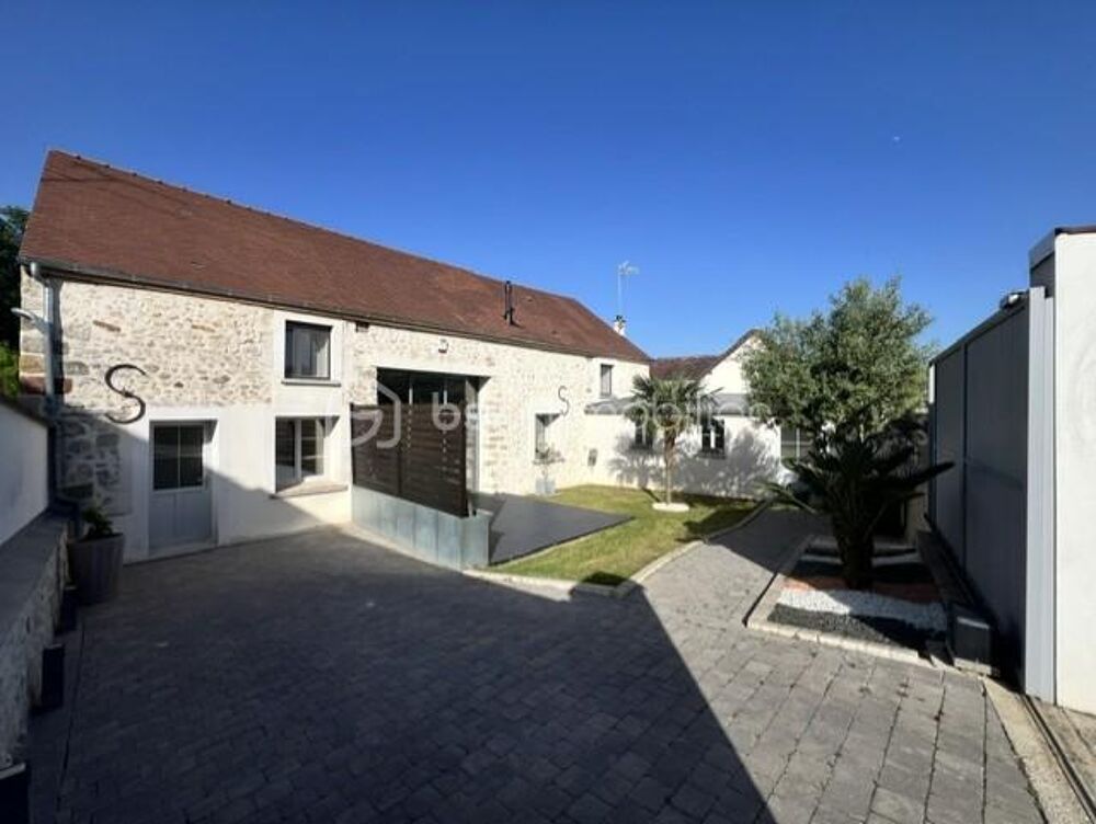 Magnifique longère-briarde en L, offrant 153m2 de charme/volume et robustesse + terrasse privative = vrai coup de coeur !!!