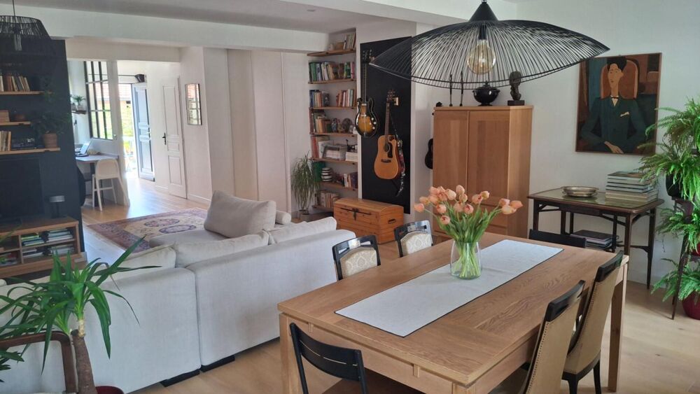 CENTRE VILLE DUPLEX CLIMATISE GARAGE TERRASSE