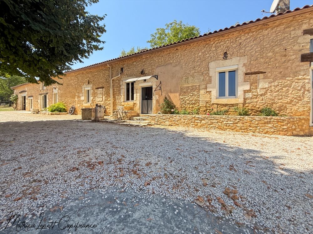 Aux portes de Périgueux  Authentique longère en pierre du XIX? siècle 210 M²- T7  DPE B  Terrain clos de 1,14 hectare-dépenda