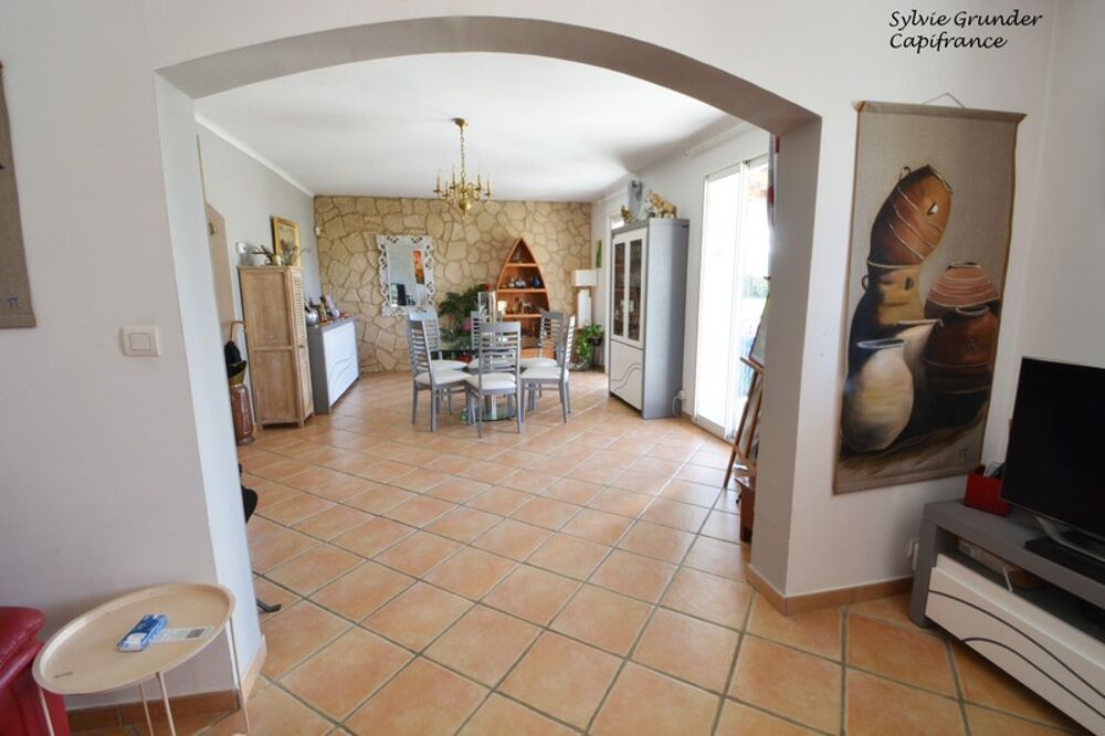 Propriété de plain-pied à vendre 5 pièces POURRIERES (83) 2725m² de terrain et SPA