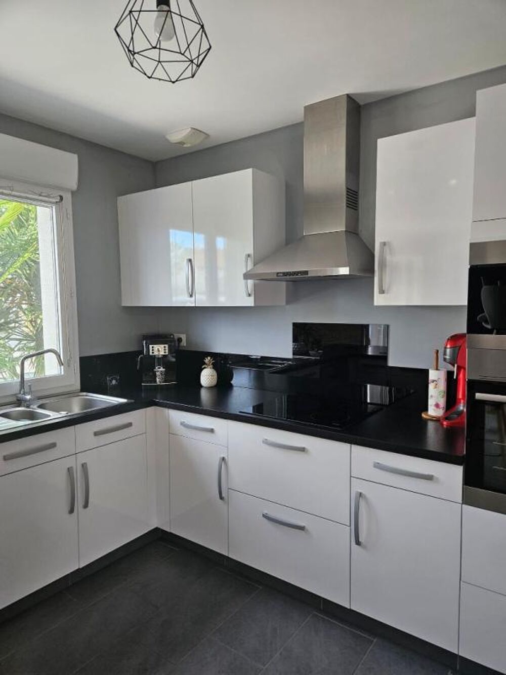 INVESTISSEURS : STUDIO 28m2 proche ligne 12 et 13 - Prix 334 033