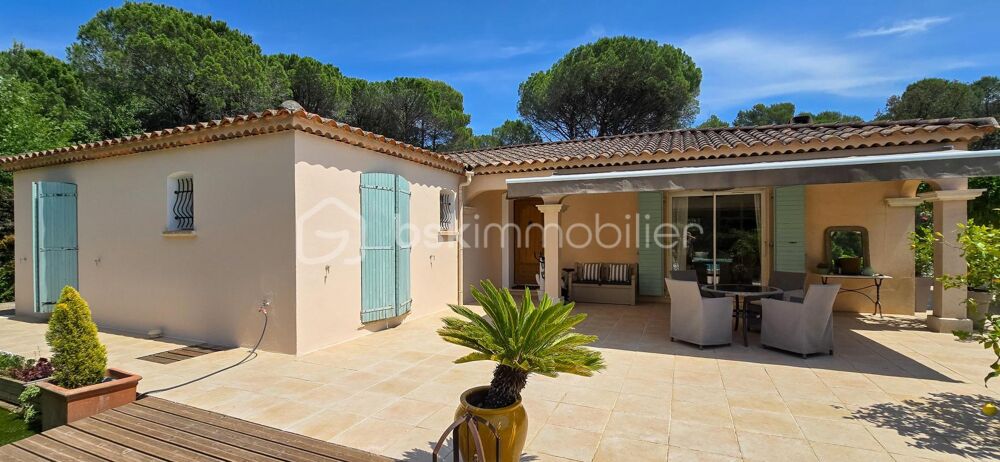Villa de plain-pied avec piscine et grand terrain plat
