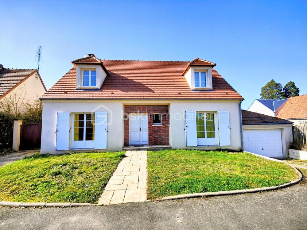 Vente Maison Belle maison familiale av 4 chambres, piscine chauffée et garage Jouars pontchartrain