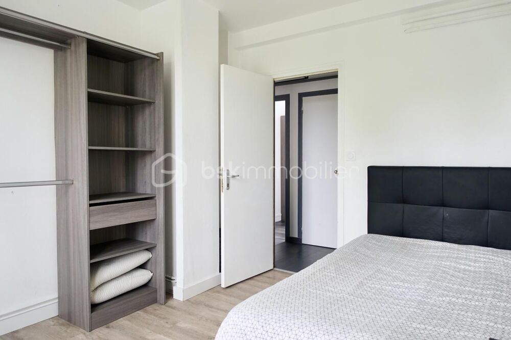 Vente Appartement T6 (colocation possible) + cave + local vélos + stationnements multiples sécurisés Rennes