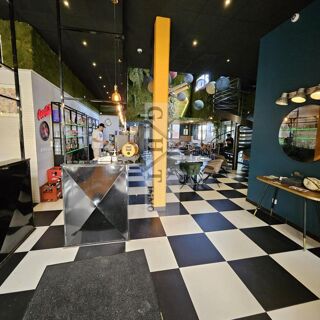  Immeuble � vendre 1400 m�