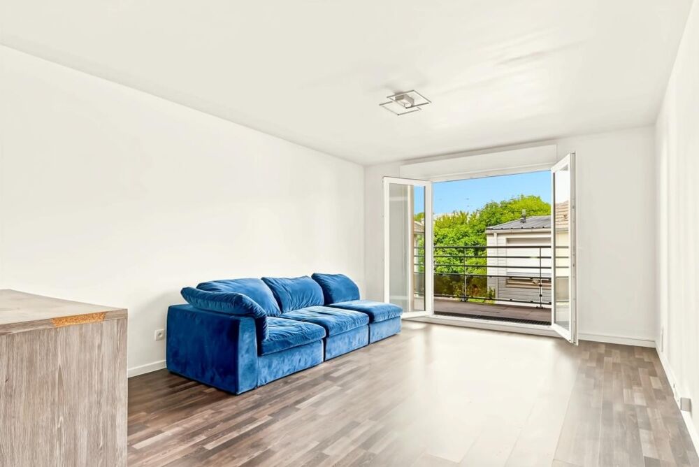 ROMAINVILLE  T3 68 M²  ASCENSEUR PARKING BALCON VUE JARDIN CALME