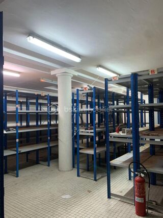  Immeuble à vendre 15 + pièces 838 m²