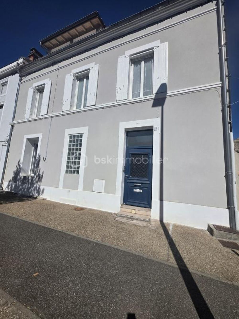 MAISON DE VILLE AVEC ASCENSEUR - 4 CHAMBRES - TERRASSE