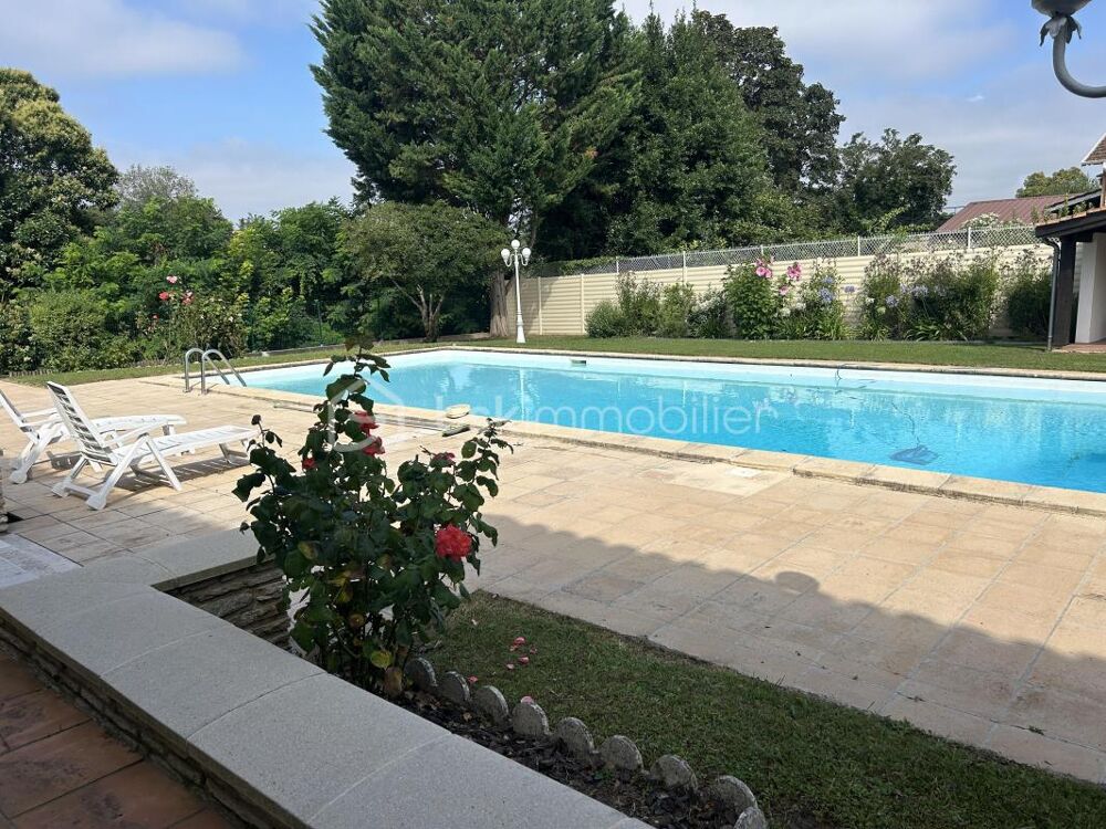 Vente Propriété/Château SUPERBE PROPRIETE - PARC - DEPENDANCE - PISCINE - DOUBLE GARAGE Villeneuve sur lot
