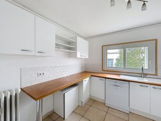  Appartement à louer 3 pièces 82 m²