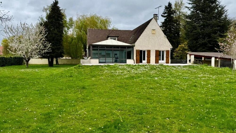 Propriété d'exception 221 m² de luminosité sur presque 3 000 m² de terrain