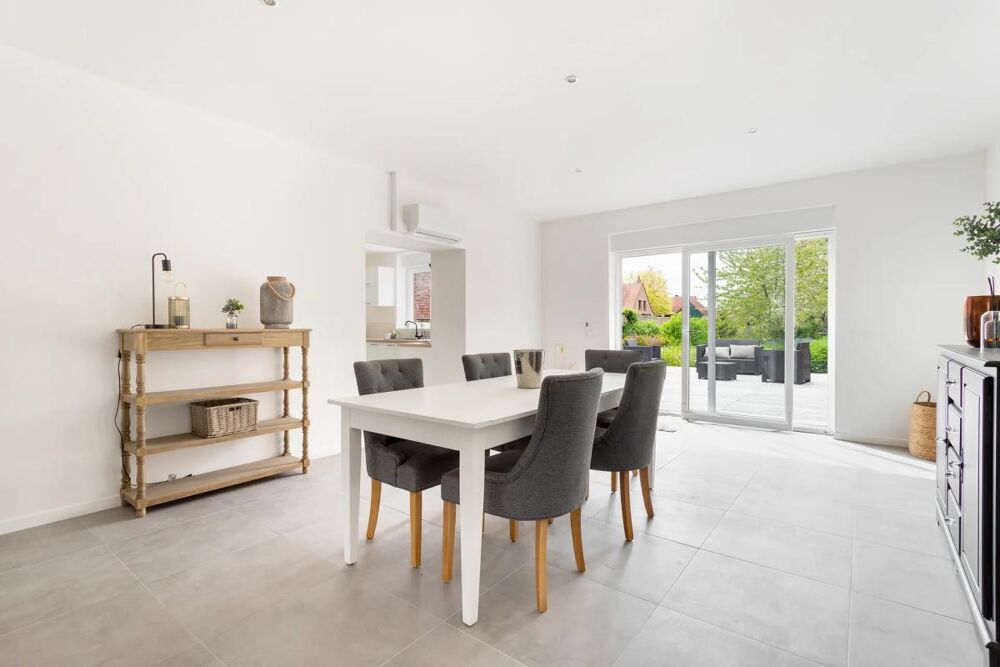 Maison rénovée 2024, Emmerin, 8 pièces, 242 m²