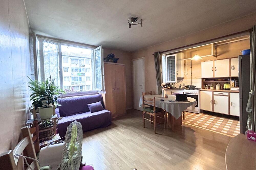Vente Appartement Appartement à vendre 2 pièces LYON 8EME ARRONDISSEMENT (69) - BALCON - PARKING - CAVE - PROCHE DES COMMODITES Lyon 3