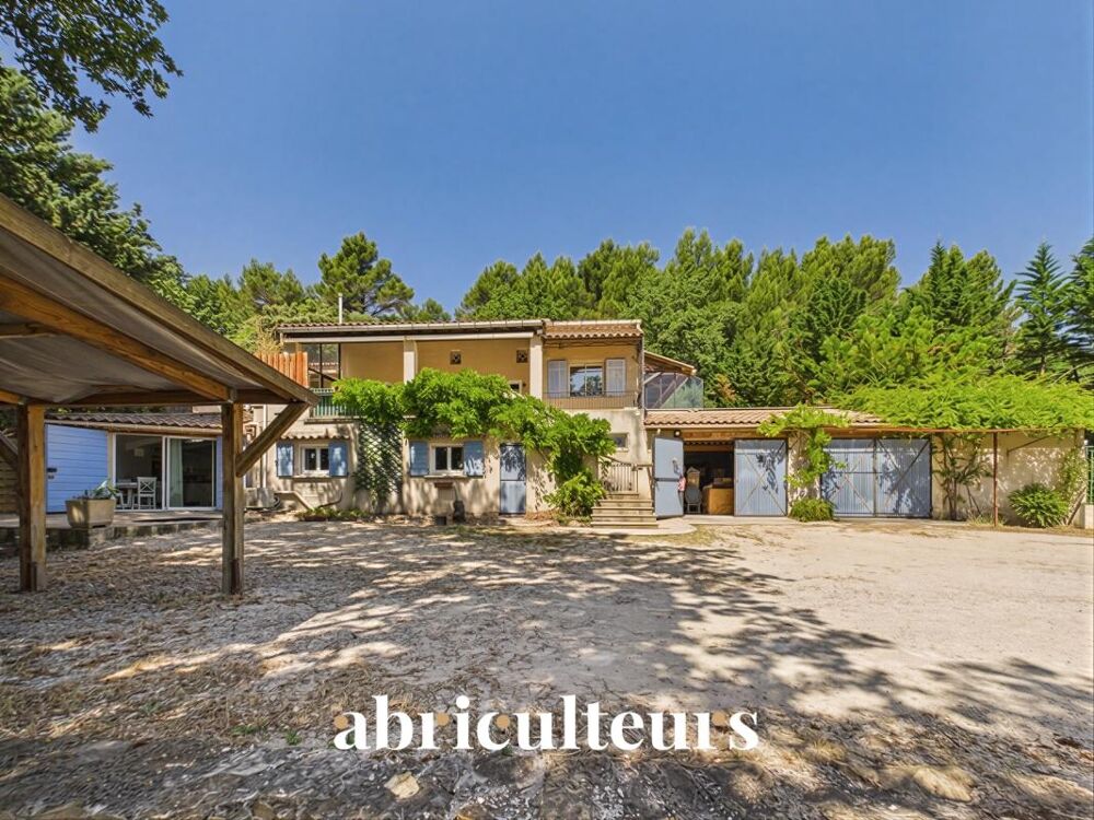 Vente Maison Villa de 170 m² sur 2,4 hectares, deux logements indépendants, piscine et vue Luberon – Lauris Lauris