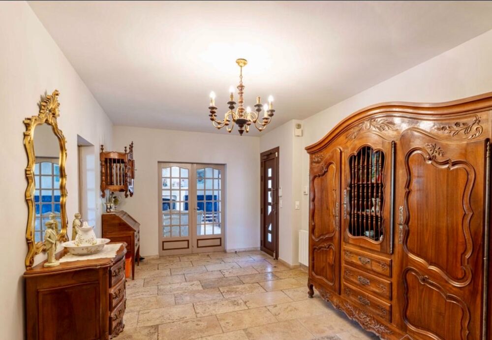 à vendre  Propriété/château Fontvieille (13990)