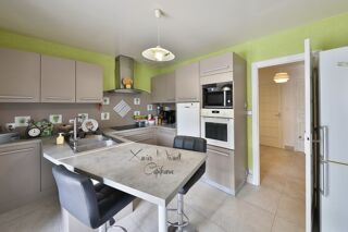  Maison  vendre 8 pices 224 m