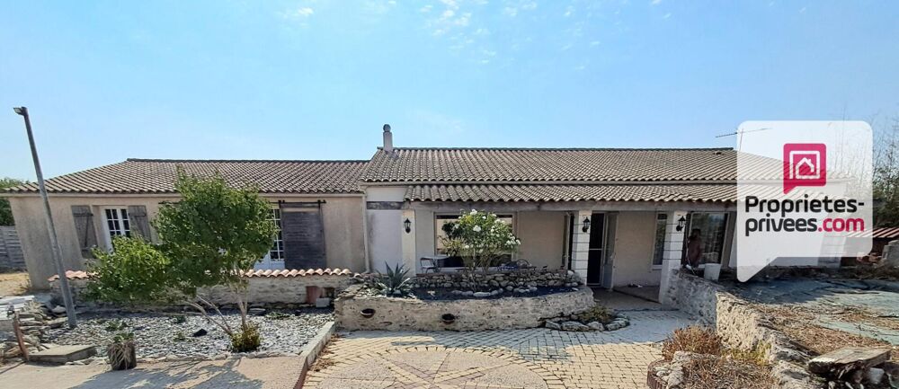 Maison contemporaine de plain-pied 5 chambres Piscine Double garage