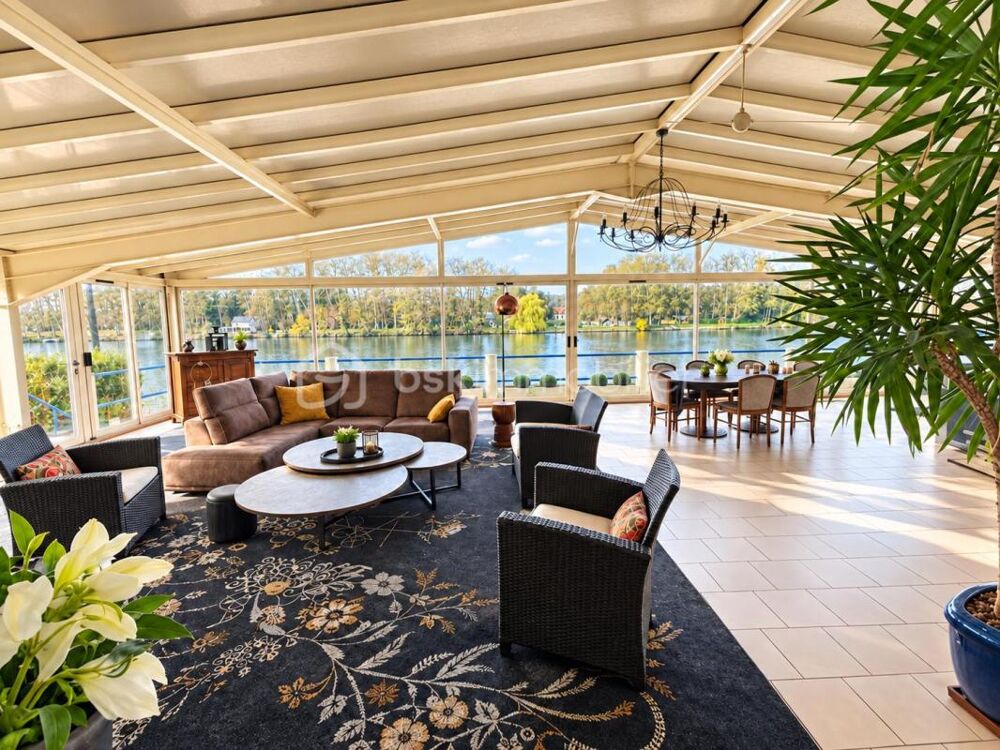 Propriété de caractère en bord de Seine de 320 m² avec dépendance et terrain de 2 300m2