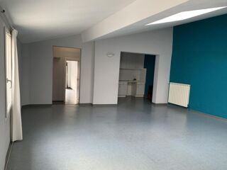  Appartement à louer 4 pièces 118 m²