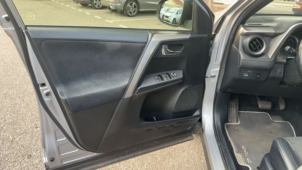 RAV 4 2.5 VVTi 197 Hybrid E-CVT Design 2018 occasion 38230 Charvieu Chavagneux